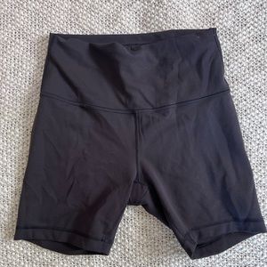 COPY - Lululemon wunder under high-rise short 6”